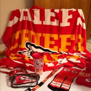 Kansas City Chiefs Red & Gold Fleece Throw Blanket + Fan Gear